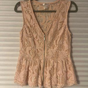 VENUS ZIP UP SLEEVELESS LACE TOP